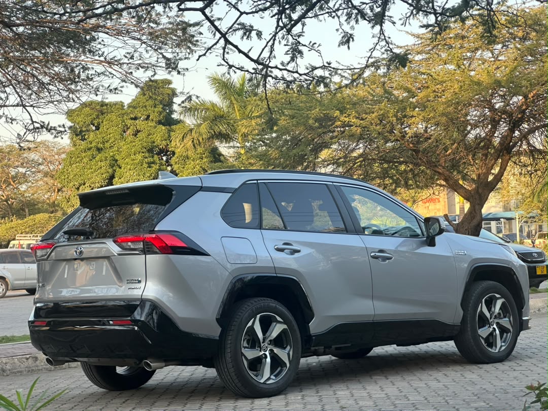 TOYOTA RAV4 GR SPORT thumbnail 3